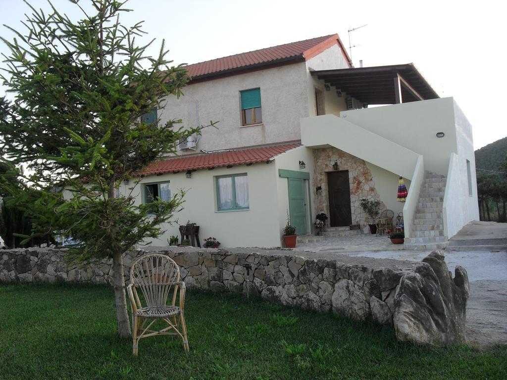 Fattoria La Traccia Villa Fertilia Exterior photo